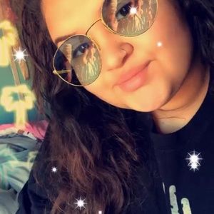 Meet your Posher, Aileen